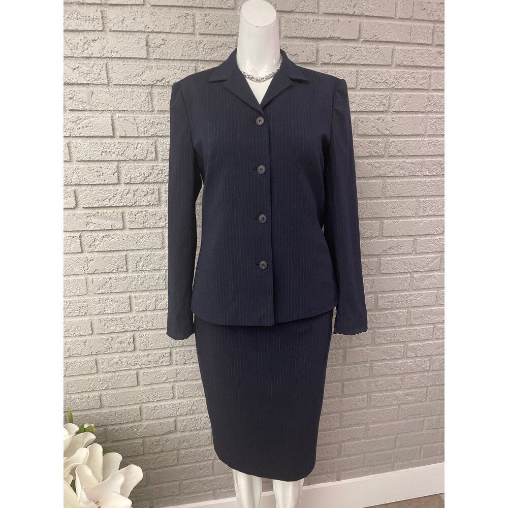 Casual Corner Women's Stretch Navy Pinstriped 2 Pcs Jacket Skirt Suit 4/2